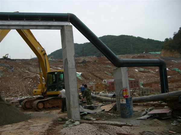 渗透液管道安装现场.jpg