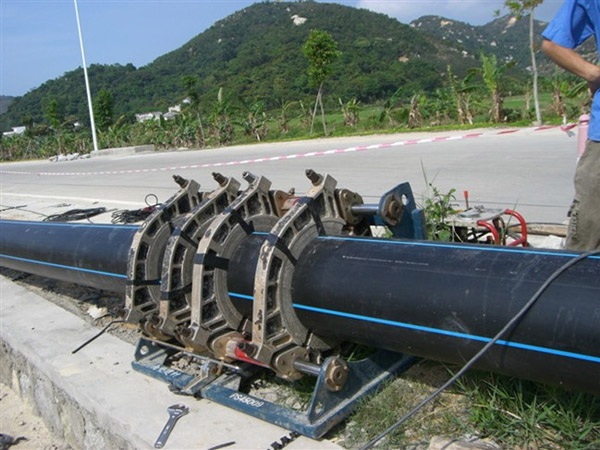 阳江核电站供水管网安装现场.jpg